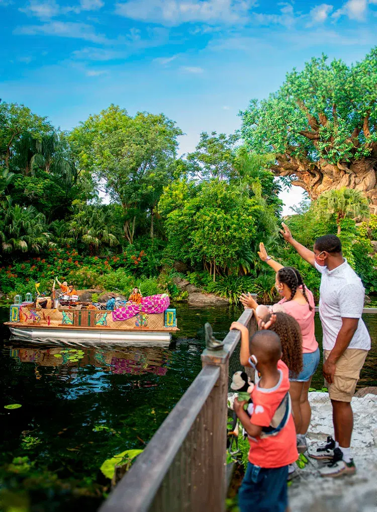 Ingresso 5 Dias Disney com Parques Aquáticos (Park Hopper Plus) Criança – Acesso a Mais de Um Parque no Dia – Acesso a Experiências Esportivas – Grátis 1 IDKIDS (Divertido para as Crianças, Essencial para os Pais. Limite 1 por Passageiro) – Mais Informações, Consulte Detalhes do Item – CRIANÇA (de 3 a 9 anos)